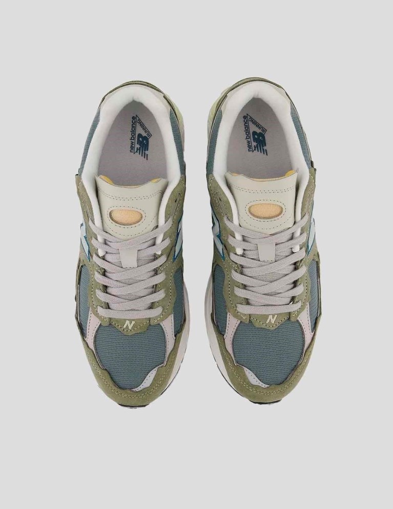 Zapatillas NEW BALANCE 2002r mirage gray/trooper