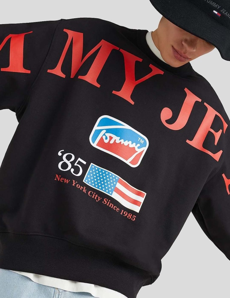 Sudadera TOMMY JEANS comfort fit modern crew black