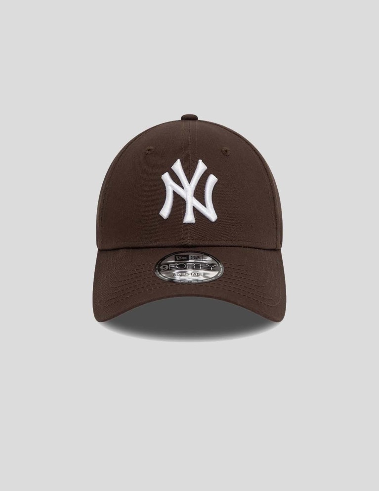 Gorra NEW ERA new york yankees essential 9forty dark brown/white