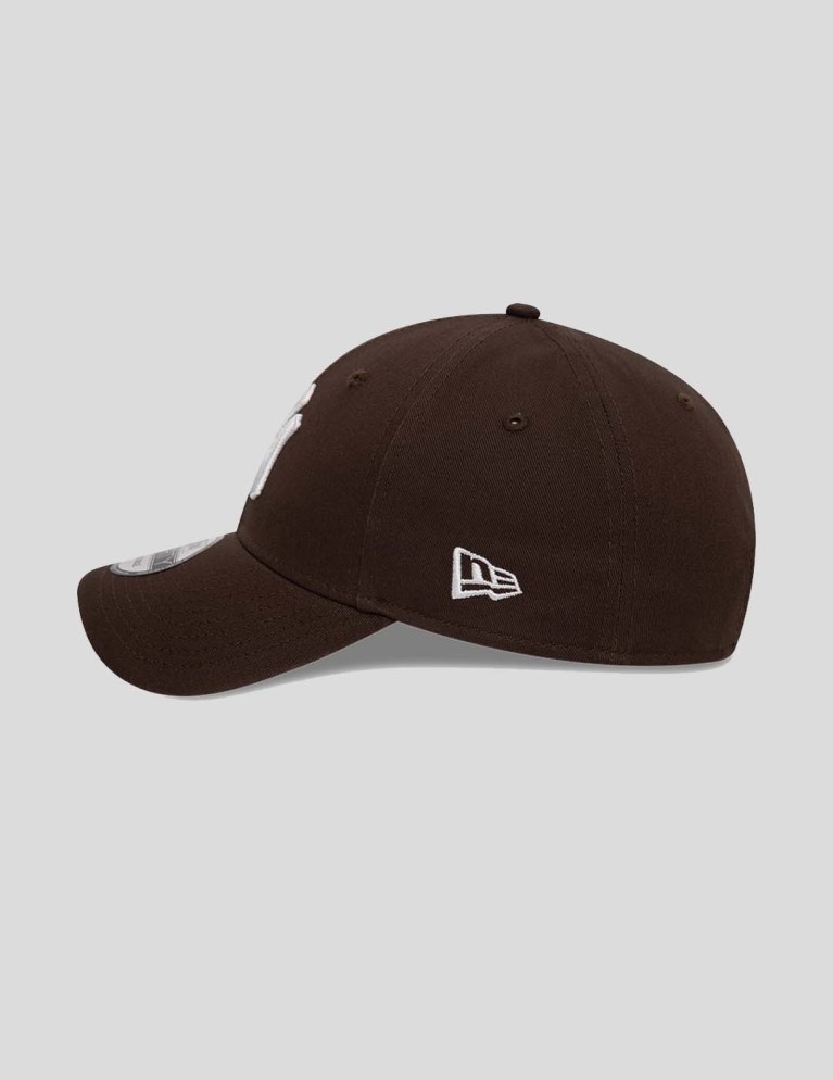 Gorra NEW ERA new york yankees essential 9forty dark brown/white