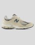 Zapatillas NEW BALANCE 2002r sandstone/magnet