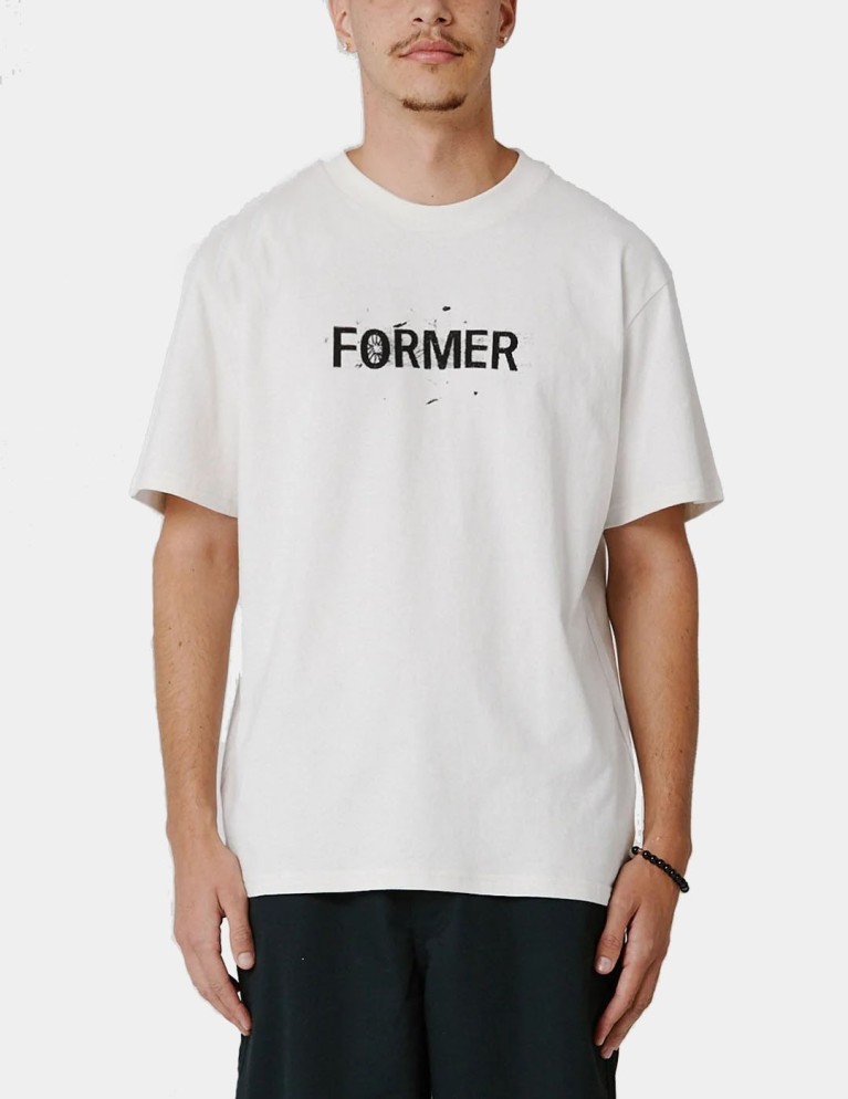 Camiseta FORMER  legacy scratch tee bone